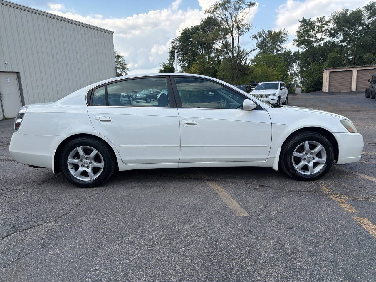 Used 2005 Nissan Altima 2.5 S w/ (F01) Convenience Pkg FWD image 7