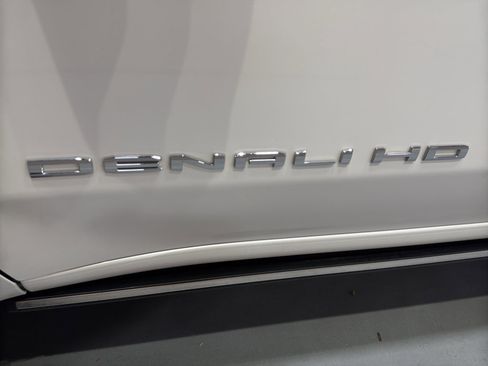 Used 2025 GMC Sierra 3500 Denali Ultimate AWD/4WD image 12