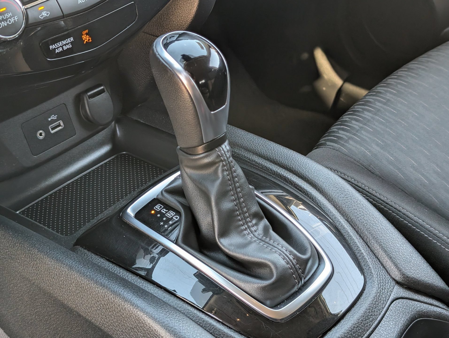 Used 2020 Nissan Rogue SV FWD image 20