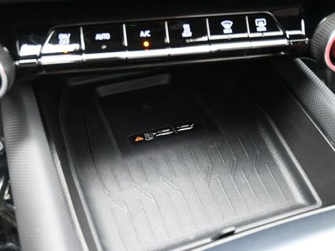 Used 2025 Chevrolet Equinox EV RS AWD/4WD image 52