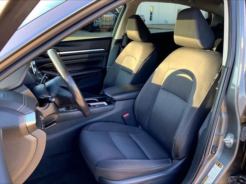 Used 2022 Nissan Altima 2.5 SV w/ SV Premium Package image 7