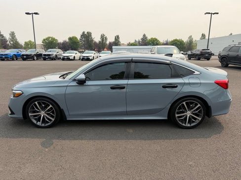 Used 2022 Honda Civic Touring image 5