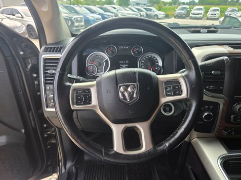 Used 2016 RAM 2500 Laramie w/ Black Appearance Group AWD/4WD image 6