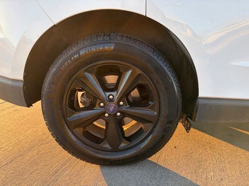 Used 2017 Ford Edge SE AWD/4WD image 9