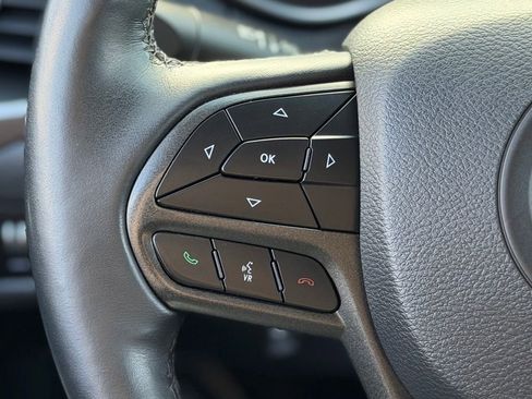 Used 2019 Jeep Cherokee Trailhawk AWD/4WD image 11