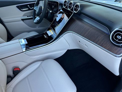 New 2026 Mercedes-Benz GLC 300 image 16