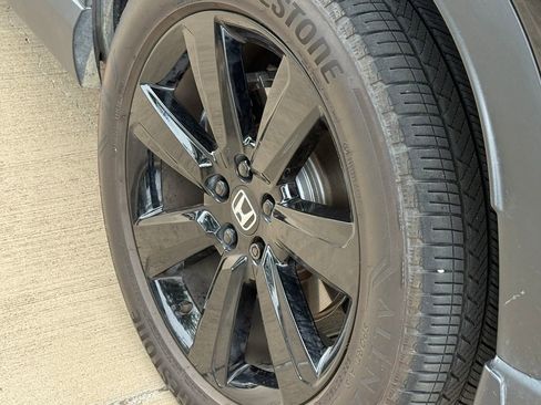 Certified 2025 Honda Pilot Black Edition image 7