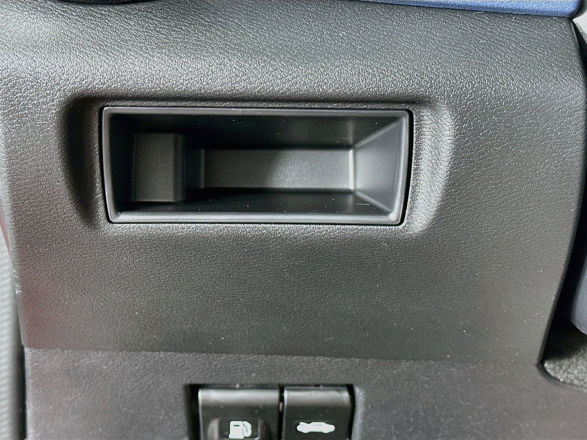 Used 2025 Nissan Versa SV FWD image 17