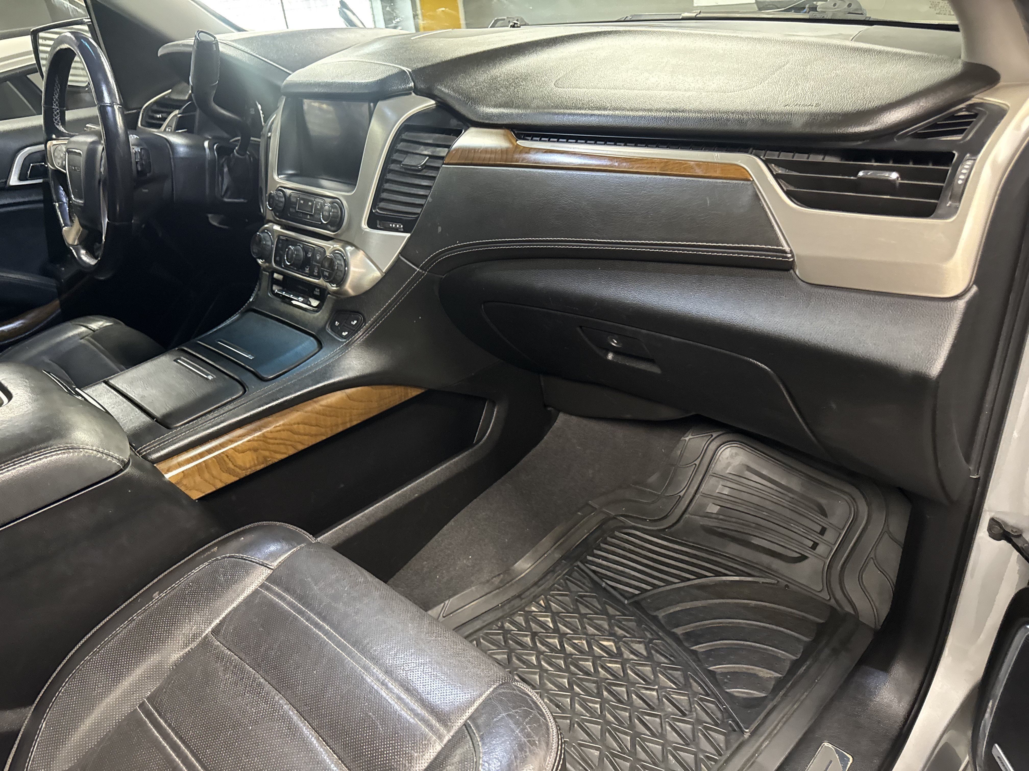 Used 2019 GMC Yukon Denali w/ Denali Ultimate Package RWD image 13