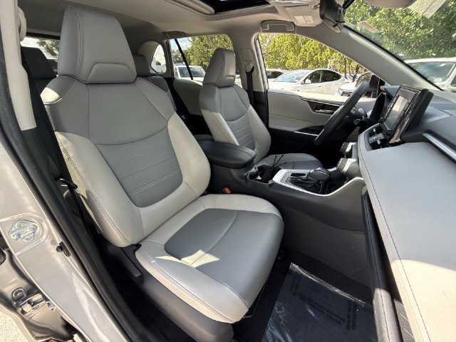 Used 2021 Toyota RAV4 XLE Premium FWD image 26
