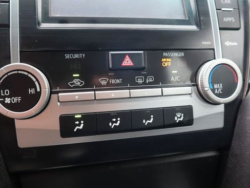 Used 2014 Toyota Camry SE w/ Leather Package FWD image 67