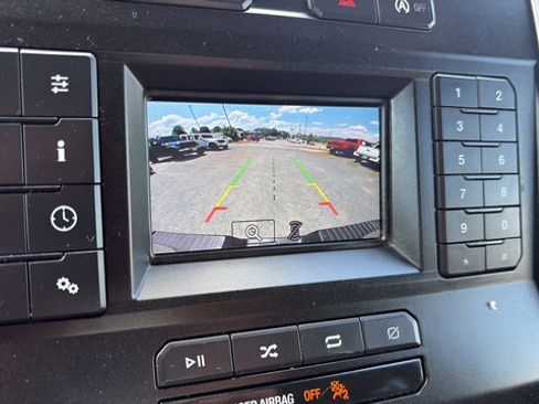 Used 2018 Ford F150 XLT AWD/4WD image 12