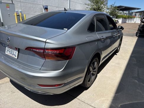 Used 2019 Volkswagen Jetta R-Line image 6