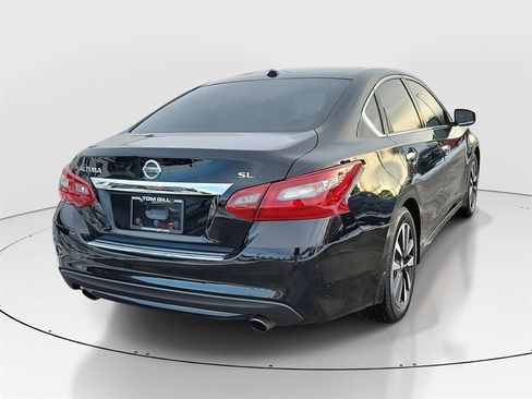 Used 2018 Nissan Altima 2.5 SL w/ 2.5 SL Technology Package image 4