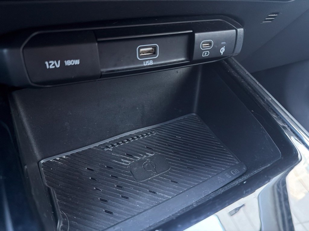 Used 2023 Kia Niro EX Touring FWD image 7