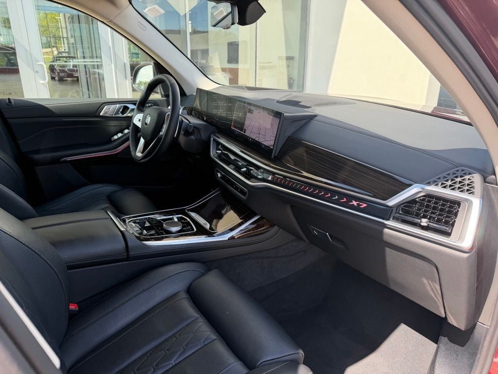 Used 2026 BMW X7 xDrive40i AWD/4WD image 16