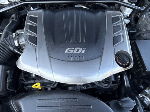 Used 2013 Hyundai Genesis 3.8 RWD image 9