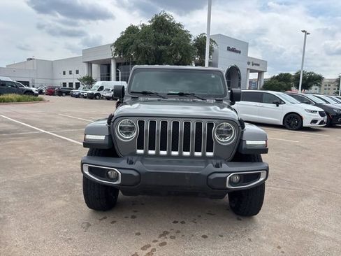 Used 2018 Jeep Wrangler Unlimited Sahara AWD/4WD image 2