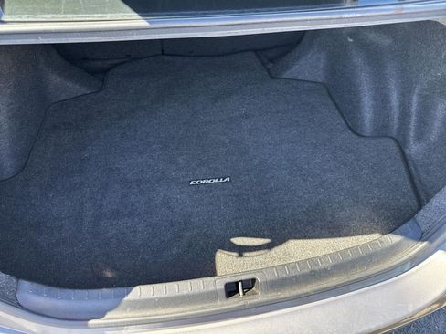 Used 2014 Toyota Corolla LE image 14