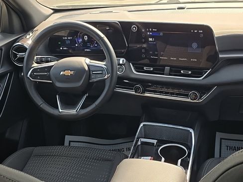 Used 2025 Chevrolet Equinox LT FWD image 20