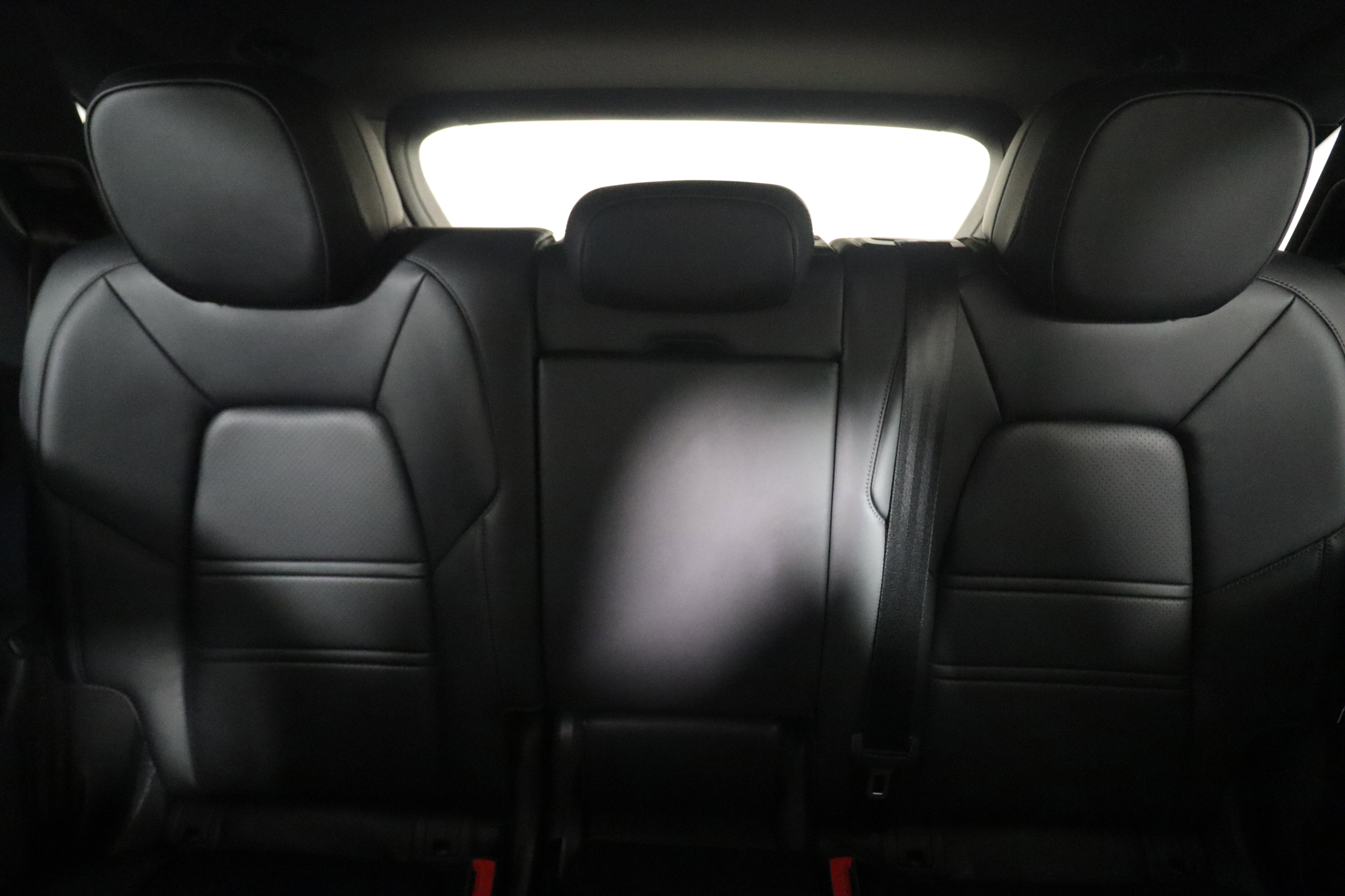 Used 2025 Porsche Cayenne S AWD/4WD image 16