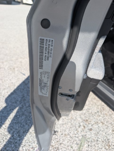 Used 2022 Jeep Compass Latitude AWD/4WD image 16