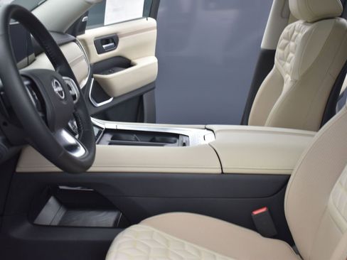 New 2026 Nissan Armada Platinum image 18