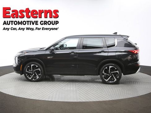 Used 2023 Mitsubishi Outlander SE image 62