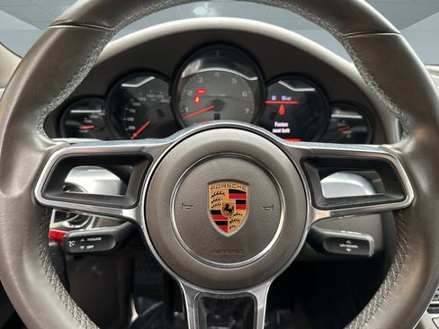 Used 2018 Porsche 911 Carrera S image 15