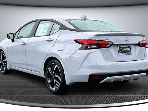 New 2025 Nissan Versa SR w/ Trunk Package image 3