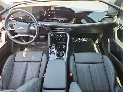 Used 2025 Audi Q5 Premium Plus w/ Premium Plus AWD/4WD image 24
