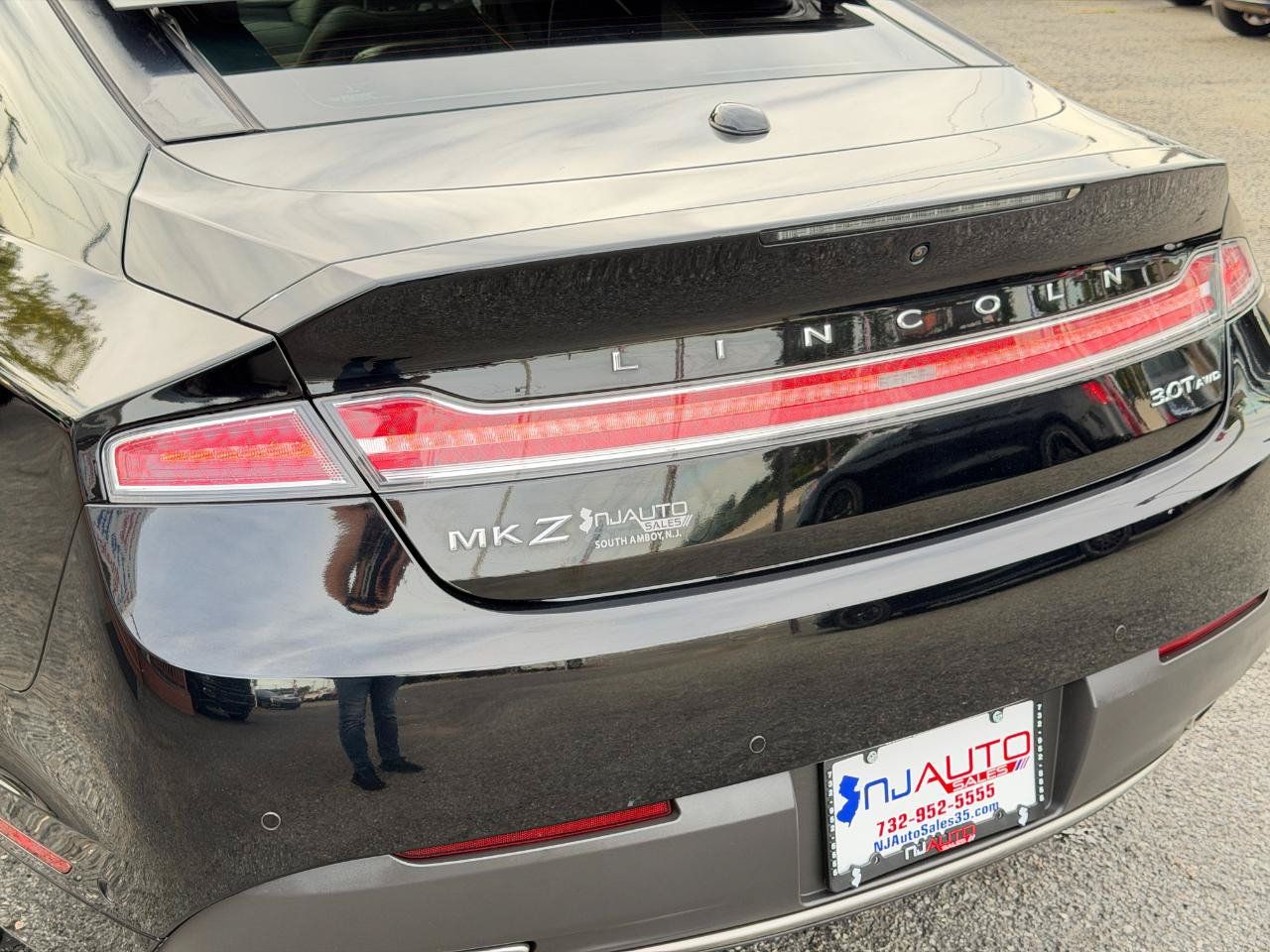 Used 2017 Lincoln MKZ Reserve w/ Technology Package AWD/4WD image 92