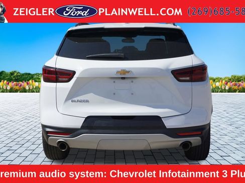 Used 2024 Chevrolet Blazer LT w/ Convenience Package FWD image 4