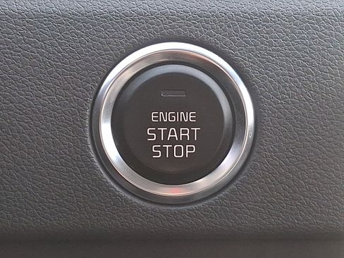 Used 2018 Kia Niro LX image 23