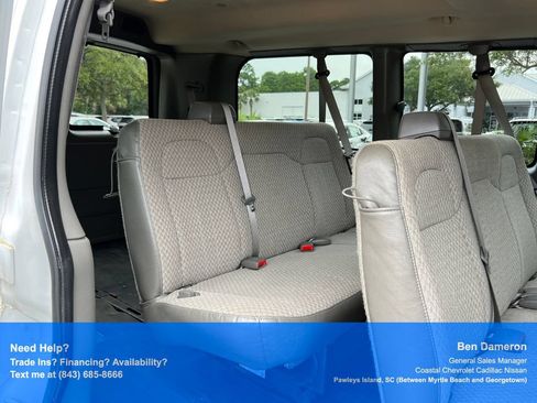 Used 2009 Chevrolet Express 2500 Passenger RWD image 10