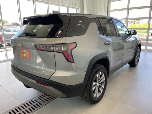Used 2025 Chevrolet Equinox LT AWD/4WD image 5