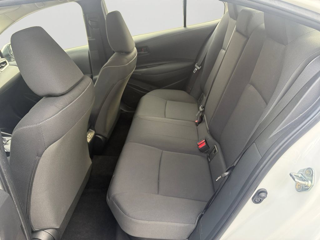 Used 2025 Toyota Corolla LE FWD image 14