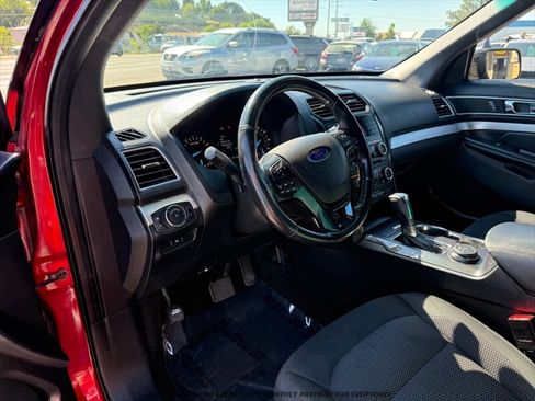 Used 2016 Ford Explorer XLT AWD/4WD image 10