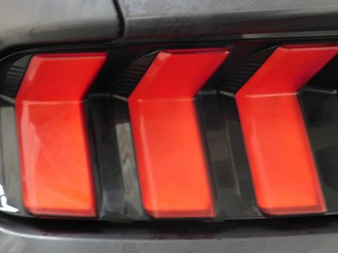 Used 2024 Ford Mustang GT Premium image 9