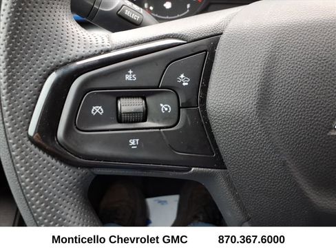 Used 2025 Chevrolet Trax LS w/ Driver Confidence Package image 17