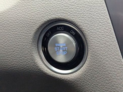 Used 2017 Genesis G80 3.8 RWD image 31