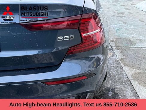 Used 2025 Volvo S60 B5 Core image 9