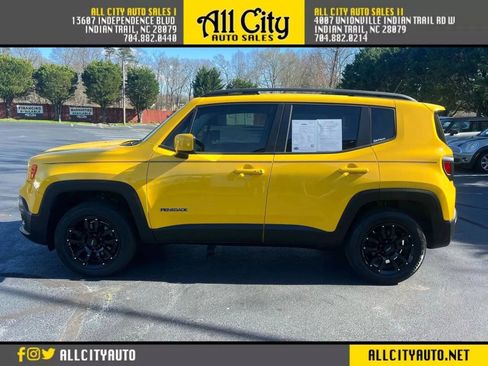Used 2015 Jeep Renegade Latitude w/ Popular Equipment Group AWD/4WD image 4