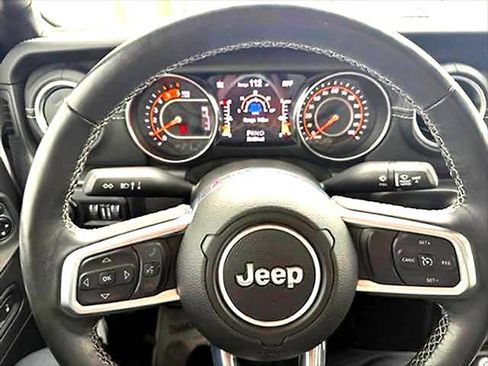 Used 2022 Jeep Gladiator Overland w/ Popular Equipment Package AWD/4WD image 9