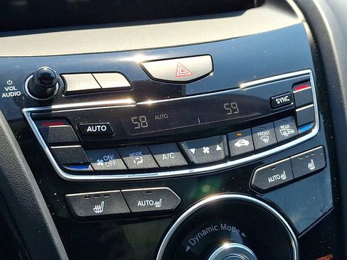 Used 2024 Acura RDX SH-AWD image 17