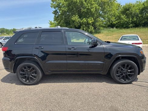 Used 2020 Jeep Grand Cherokee Altitude AWD/4WD image 8