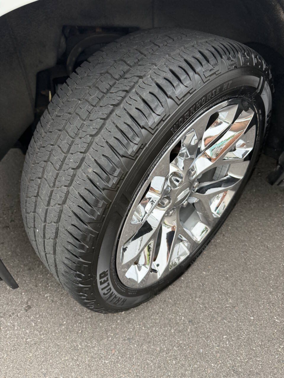 Used 2016 Cadillac Escalade Luxury AWD/4WD image 15
