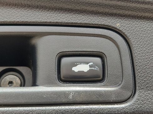 Used 2019 Honda Pilot Touring image 9