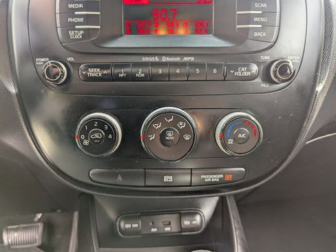 Used 2014 Kia Soul image 19