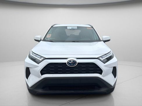 Used 2024 Toyota RAV4 LE AWD/4WD image 11